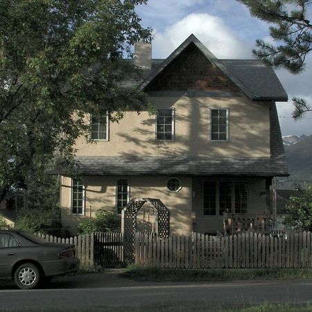 711 Miette Ave Jasper Room photo